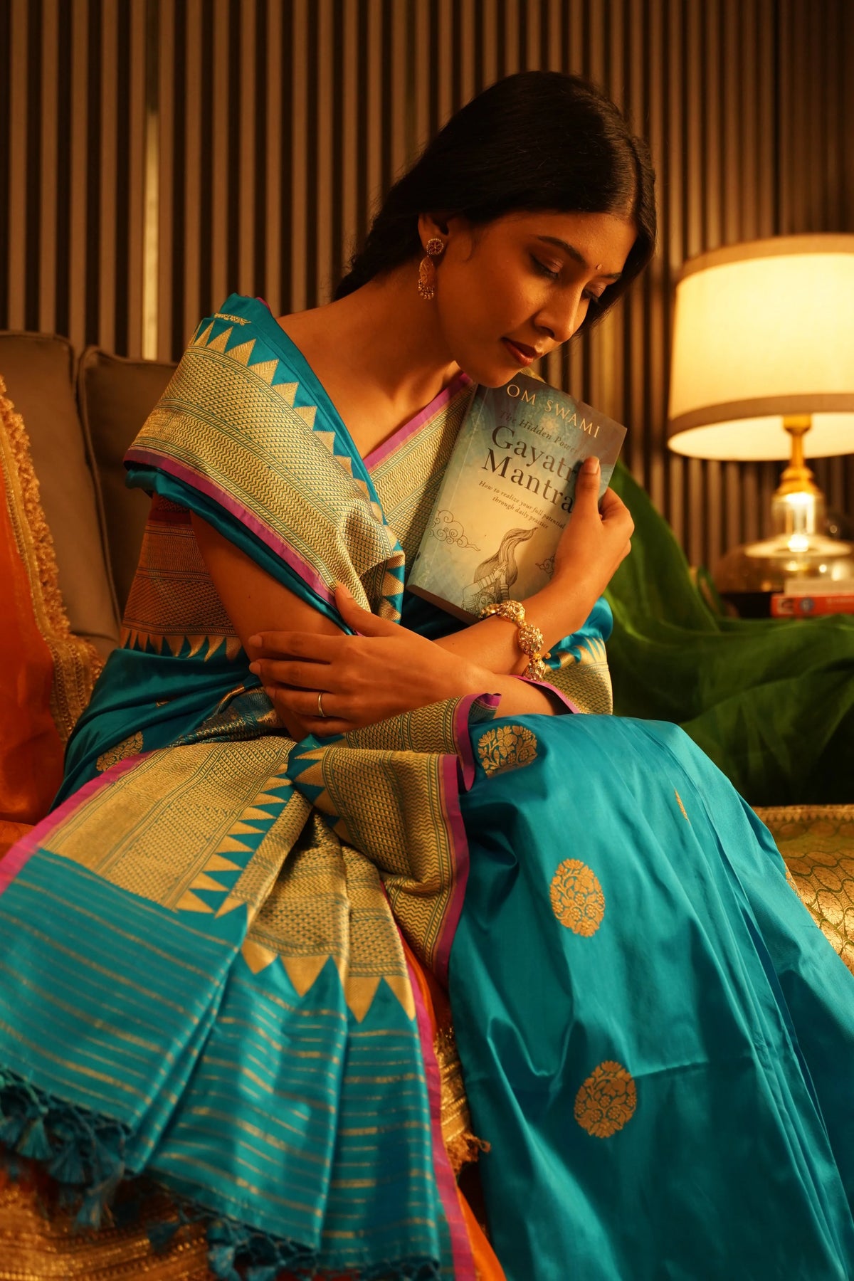 Maheshri (Ferozi Kadwa Temple Saree)