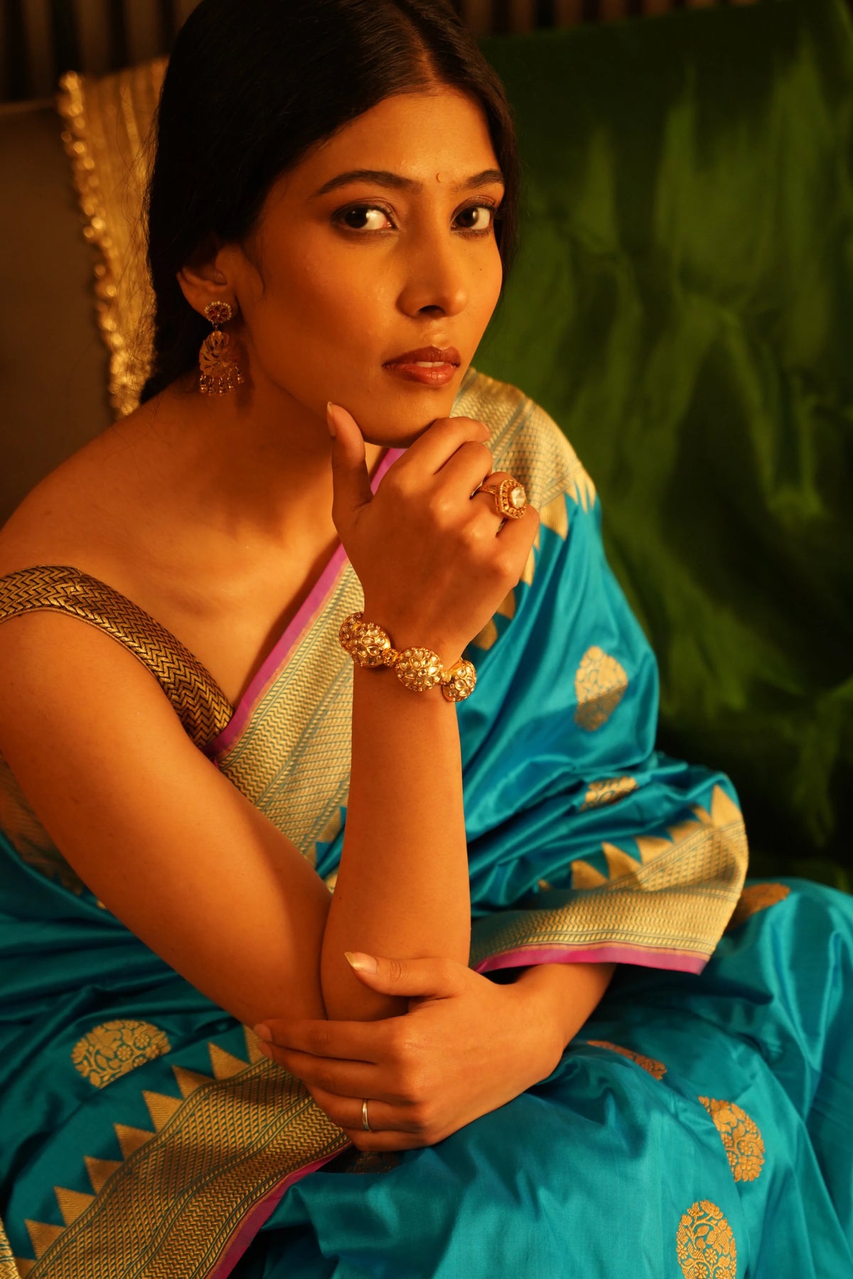 Maheshri (Ferozi Kadwa Temple Saree)