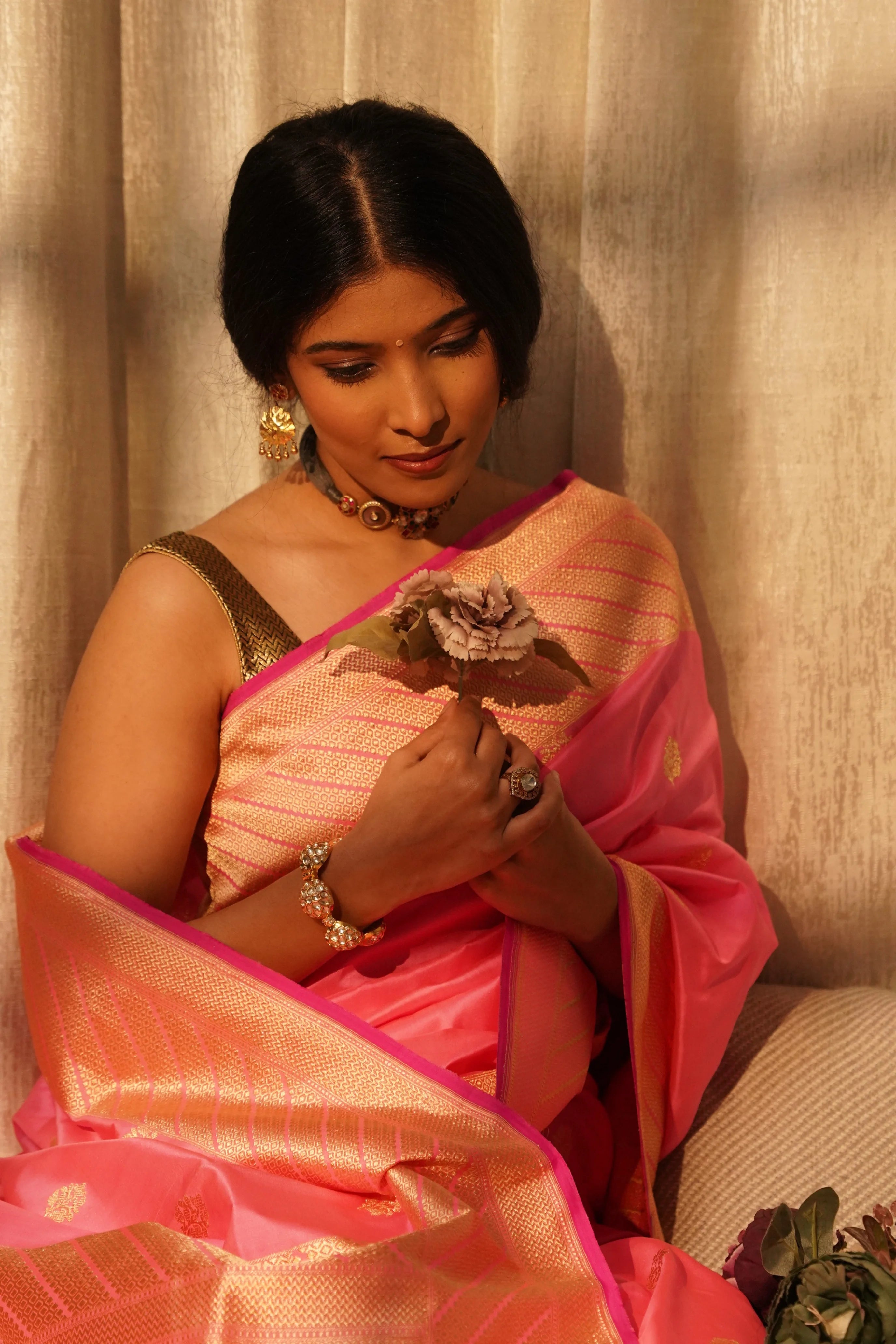Vaidehi (Royal Kadwa Booti Katan)