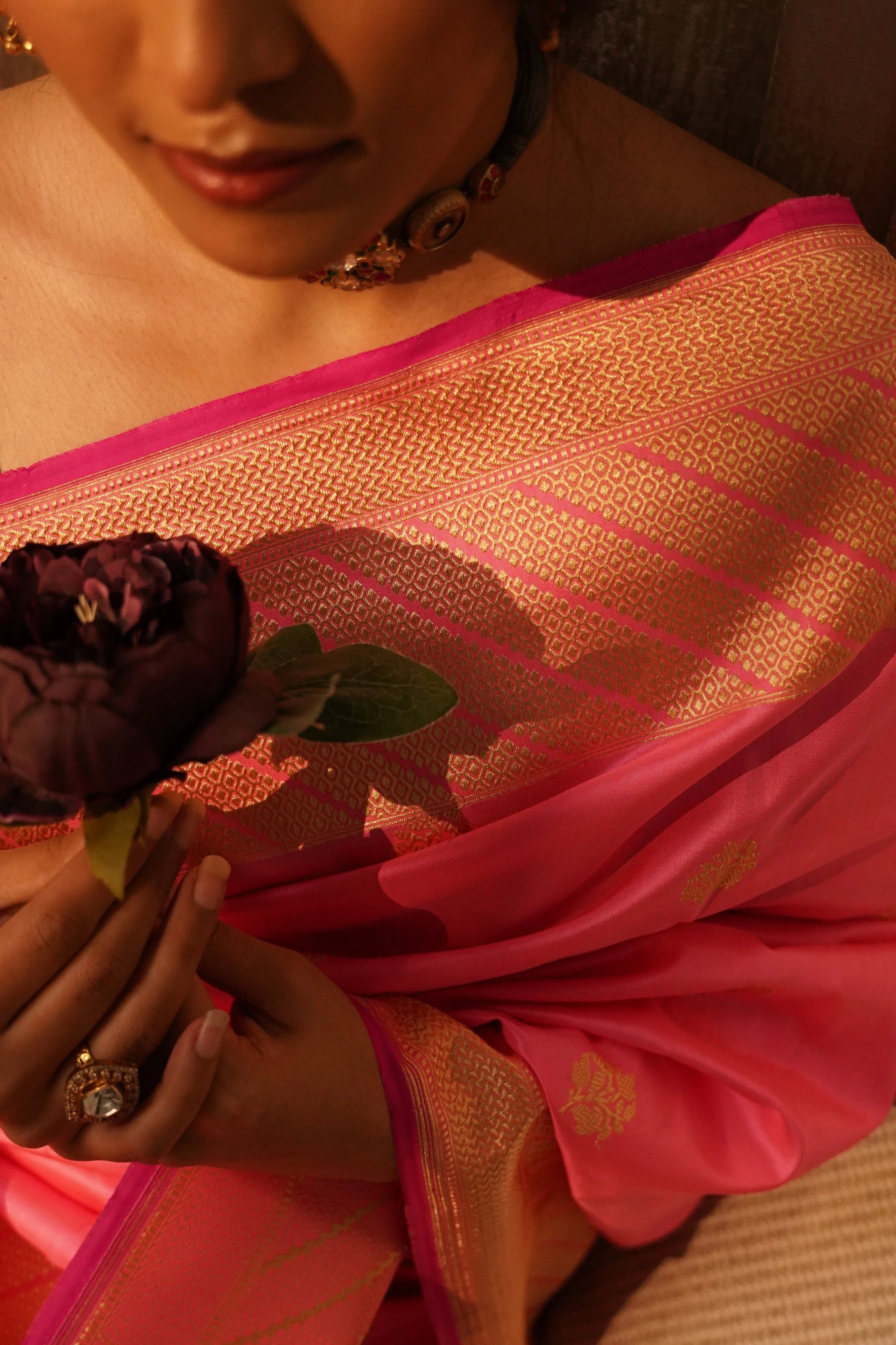 Vaidehi (Royal Kadwa Booti Katan)