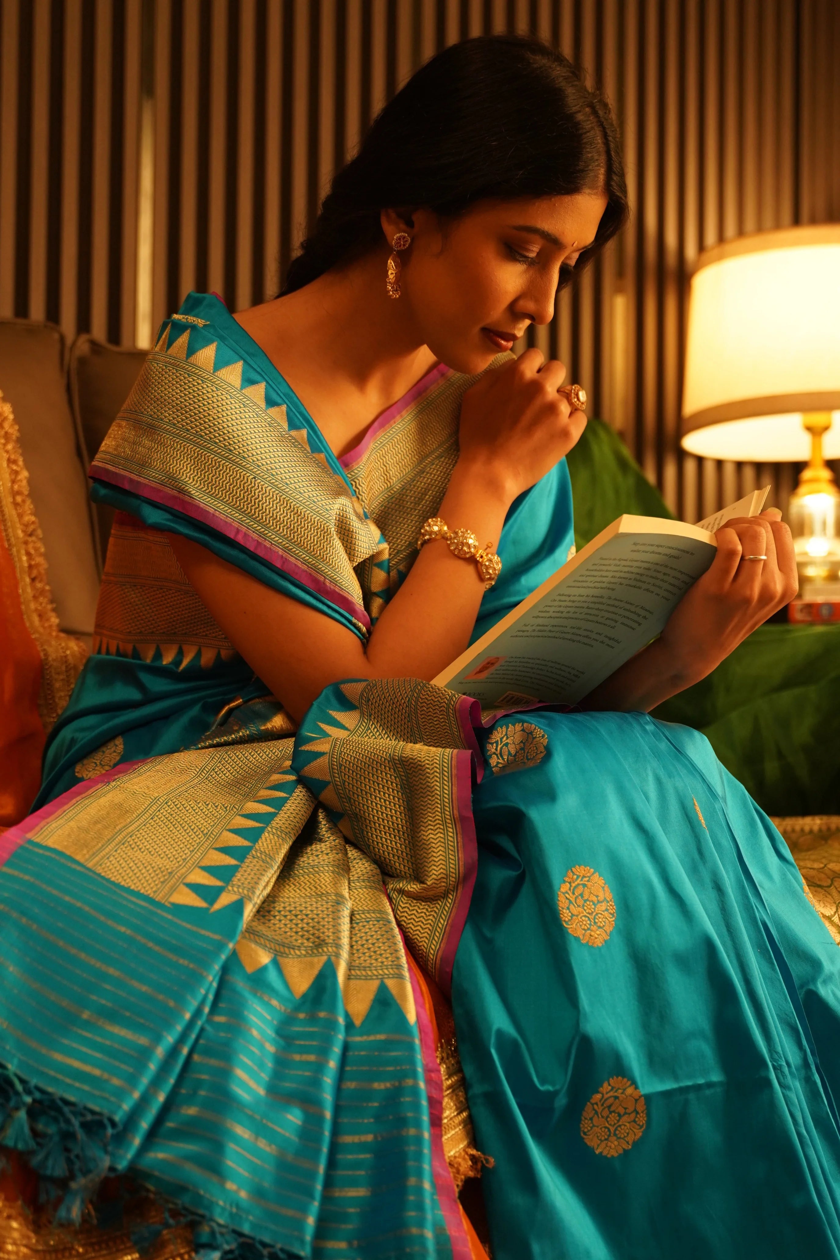 Maheshri (Ferozi Kadwa Temple Saree)