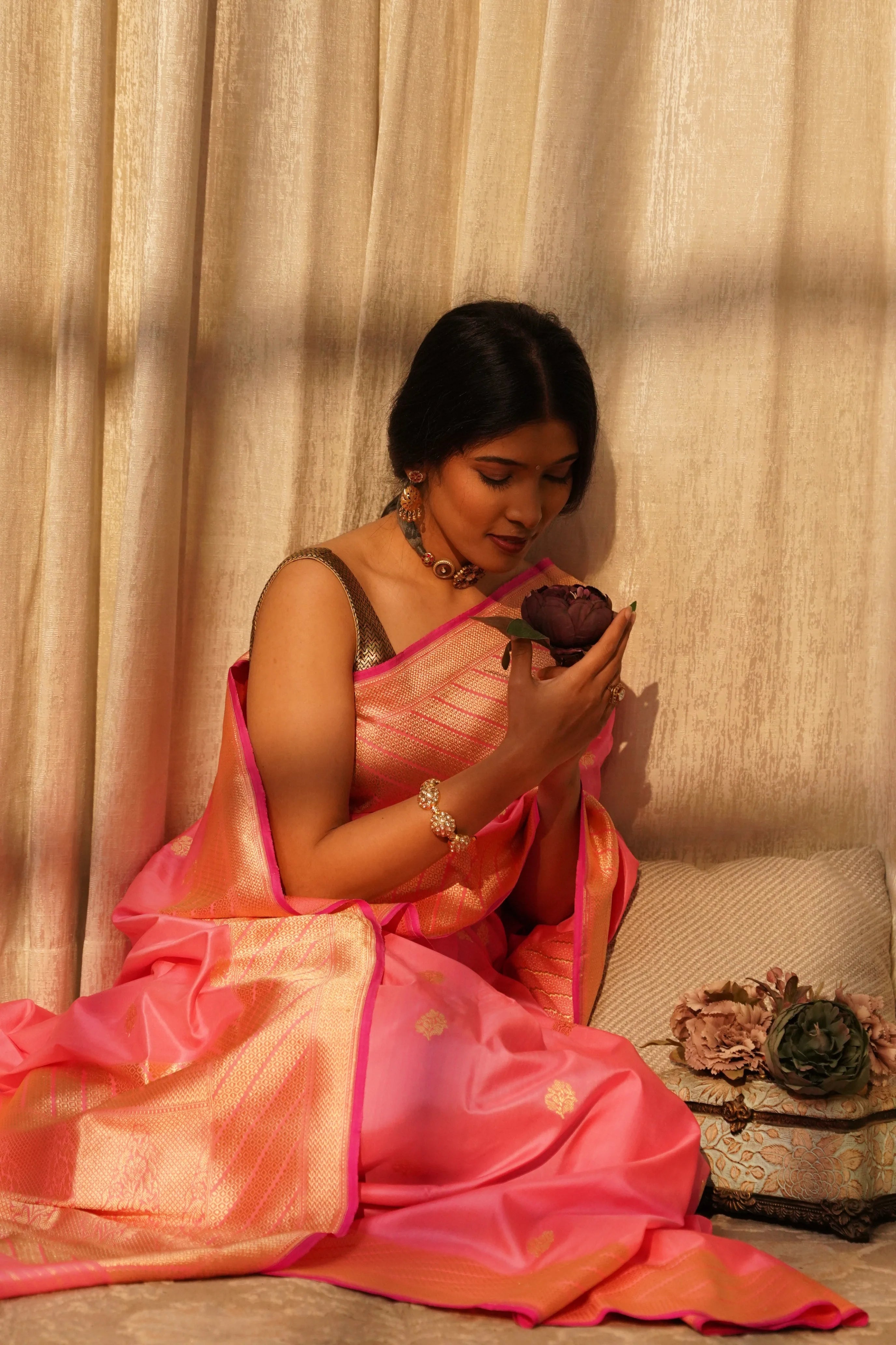 Vaidehi (Royal Kadwa Booti Katan)