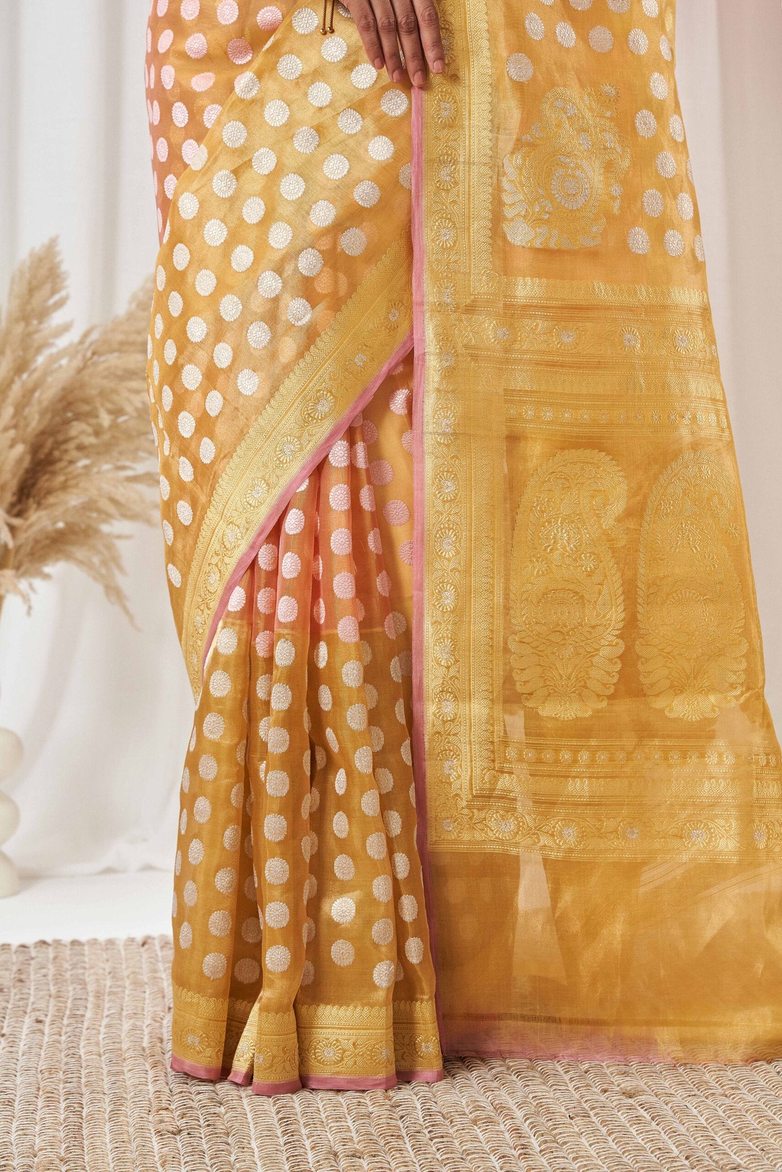 Kora Rangkat Banarasi Saree