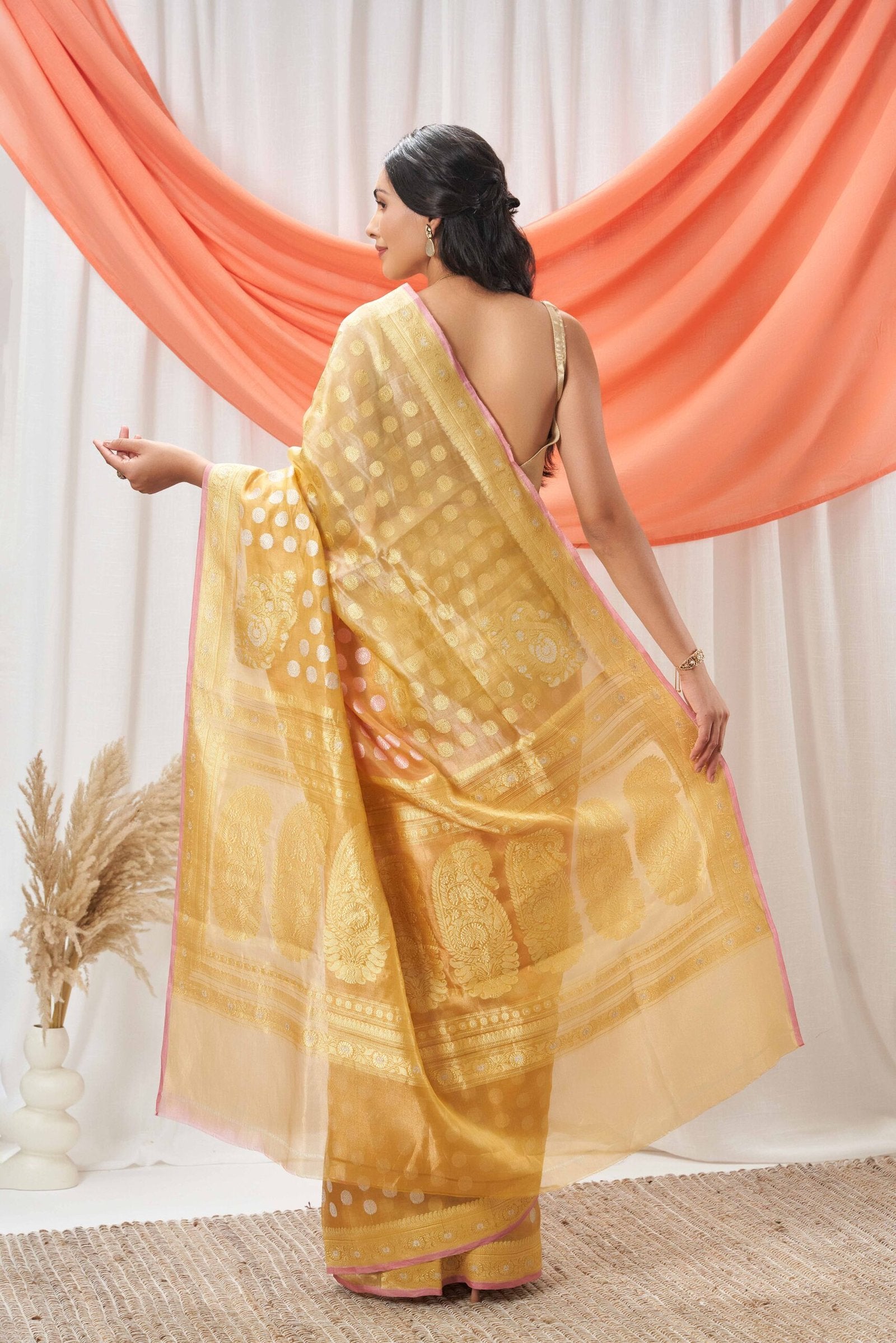 Kora Rangkat Banarasi Saree