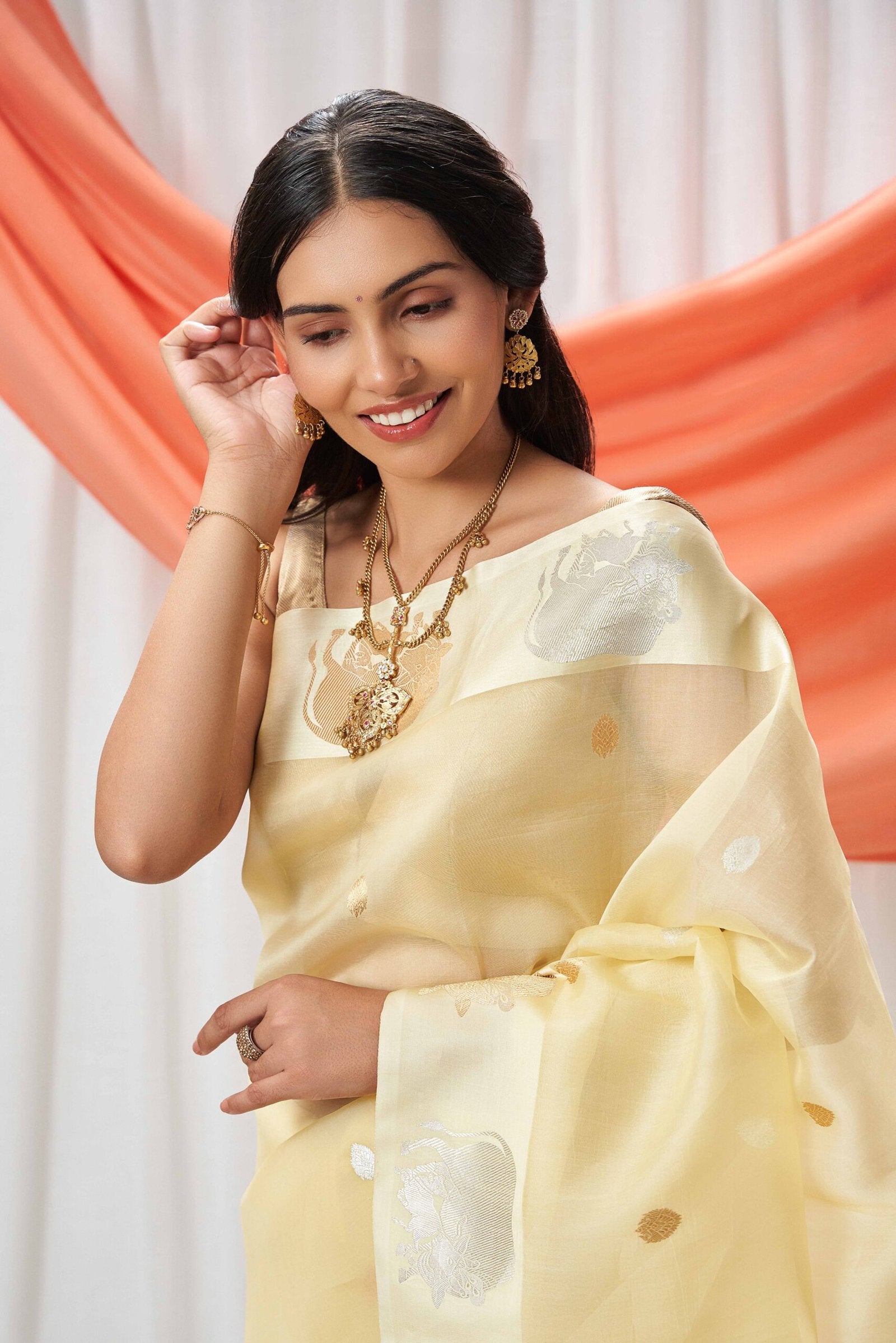 Kora Banarasi Saree with Nandi Motifs