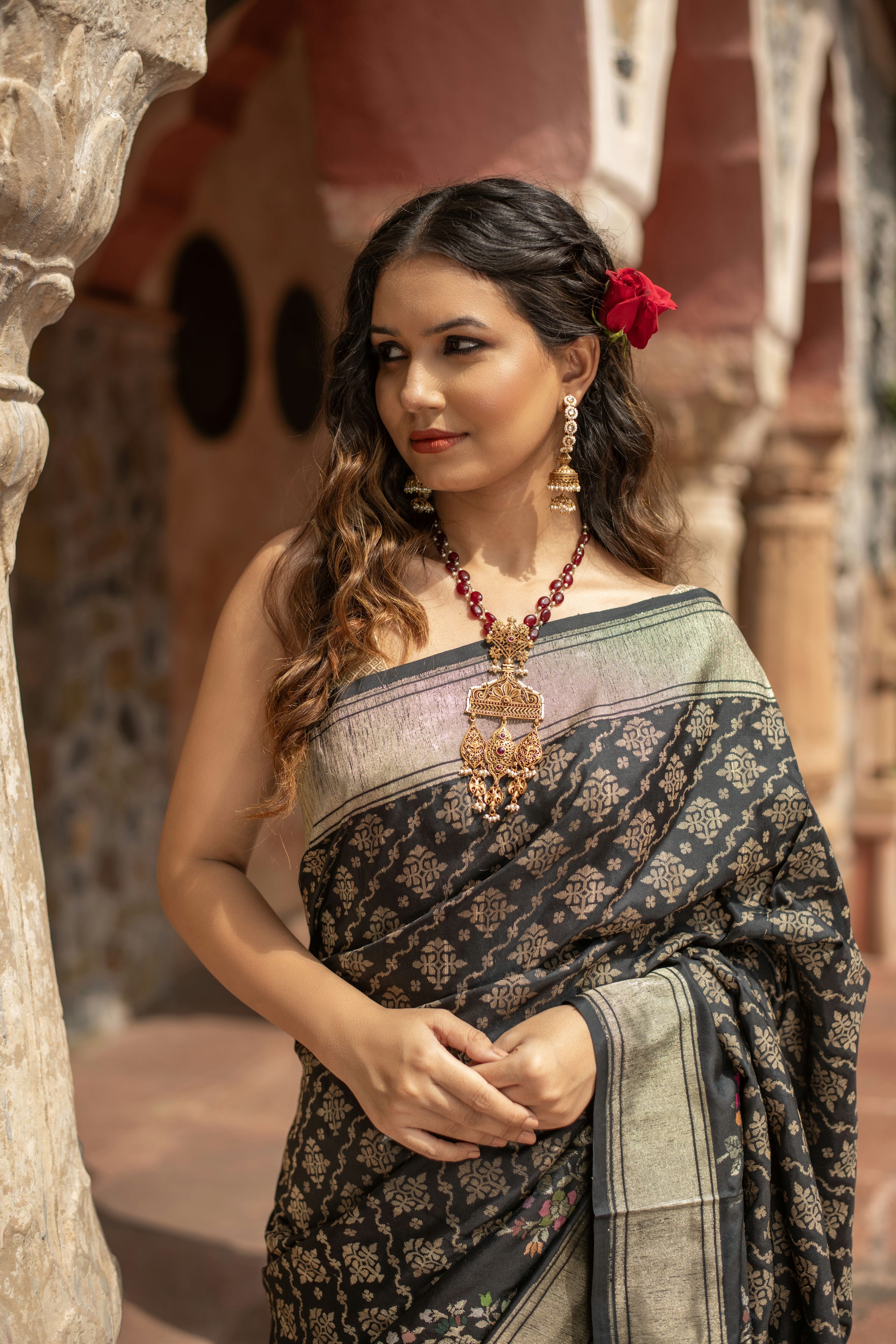 Varnika (Iktara Kadwa Jamdani Katan Silk Saree)