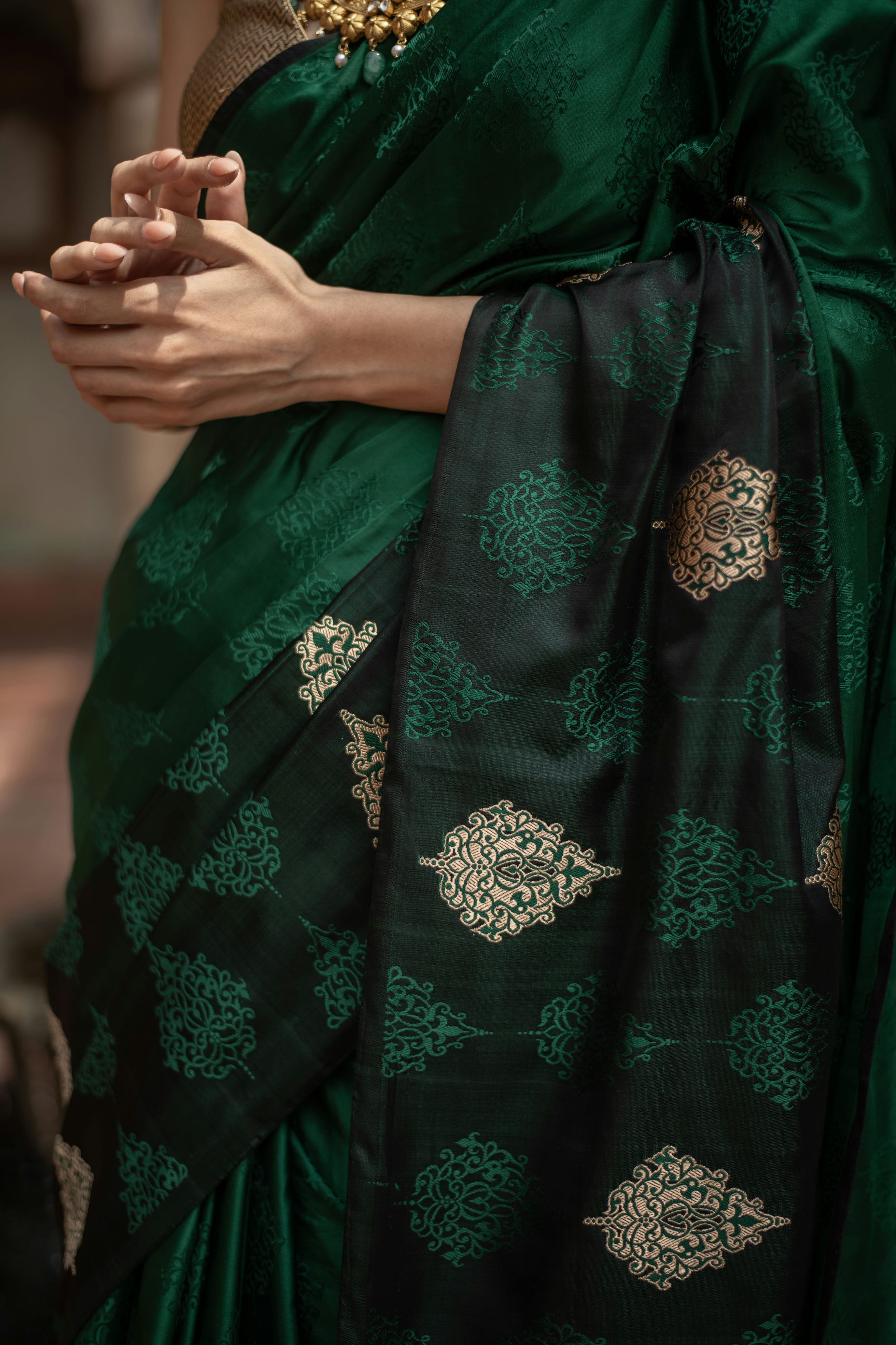 Vedarasa (Mushru Silk Saree with Tanchoi & Kadwa)