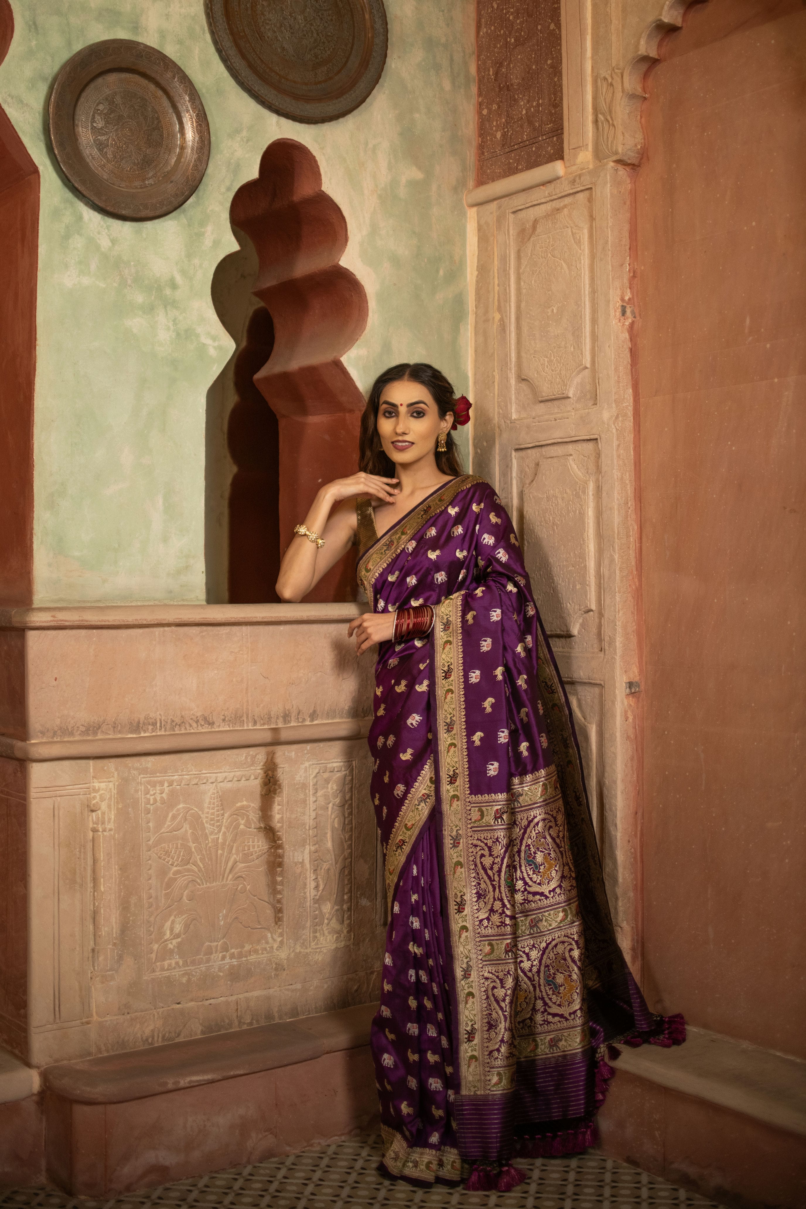 Vintage Kadwa Shikargah Saree with Exquisite Pallu Detail