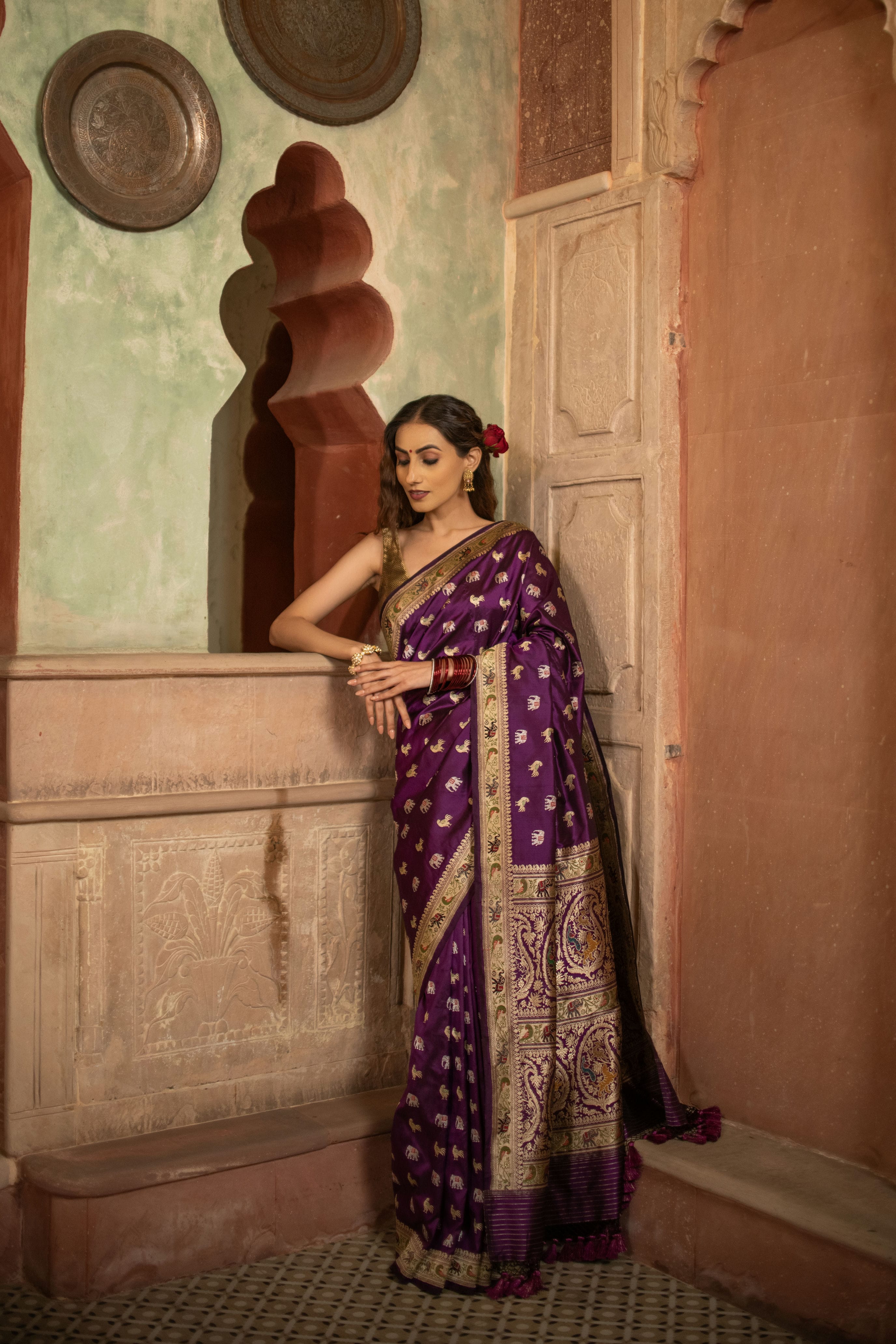 Vintage Kadwa Shikargah Saree with Exquisite Pallu Detail