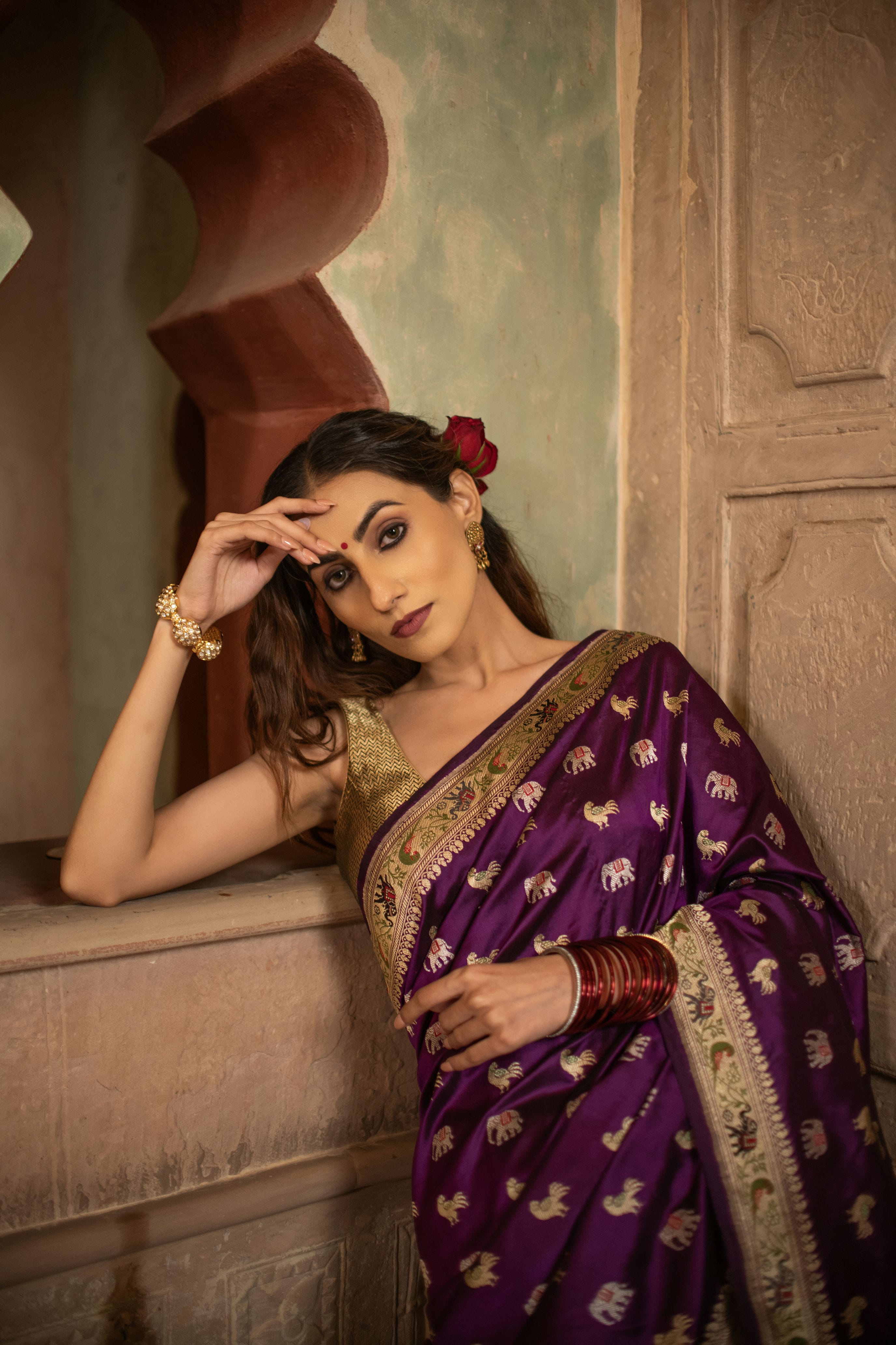 Vintage Kadwa Shikargah Saree with Exquisite Pallu Detail