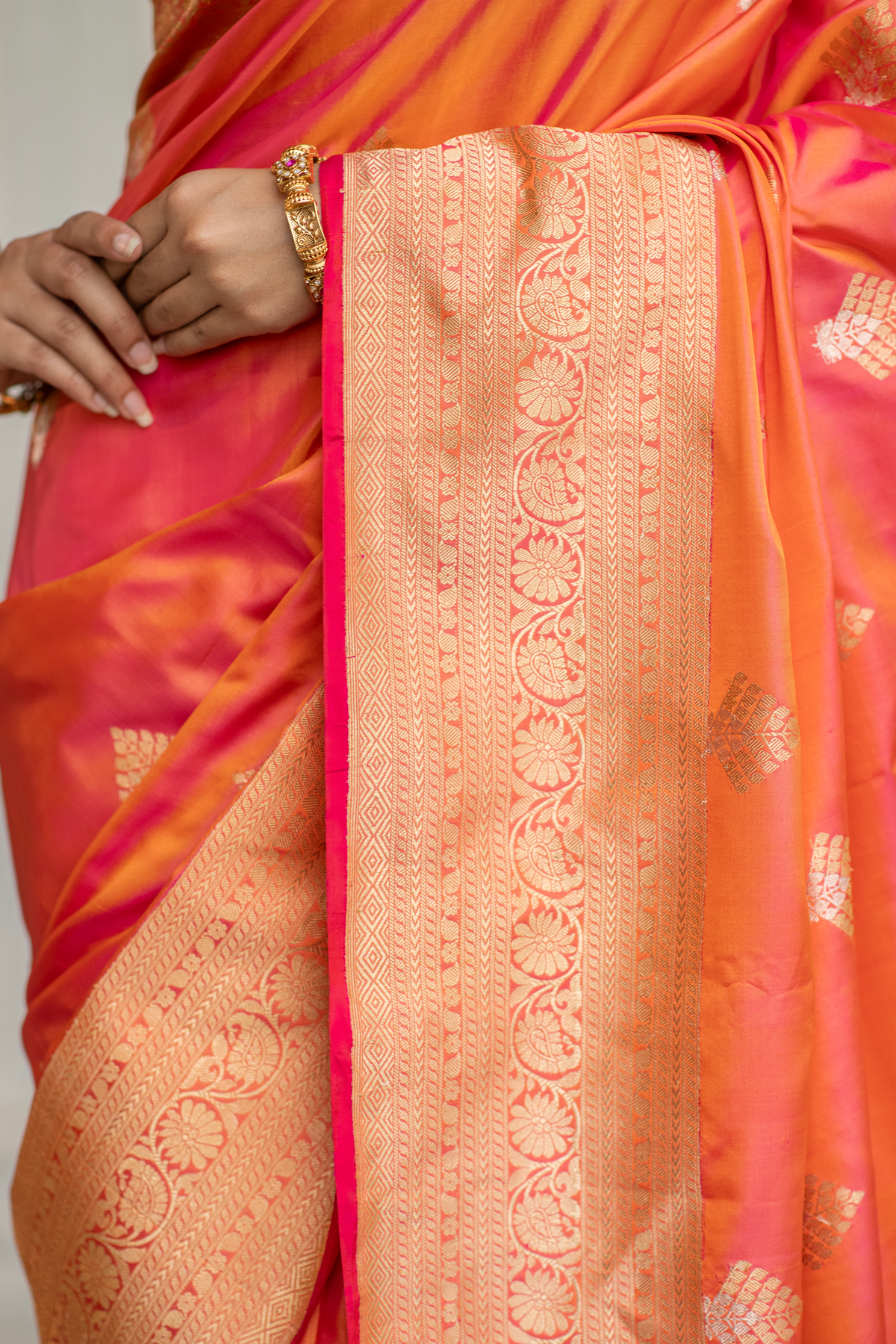 Shriyanvi (Peach-Gold Two-Tone Kadwa Saree)