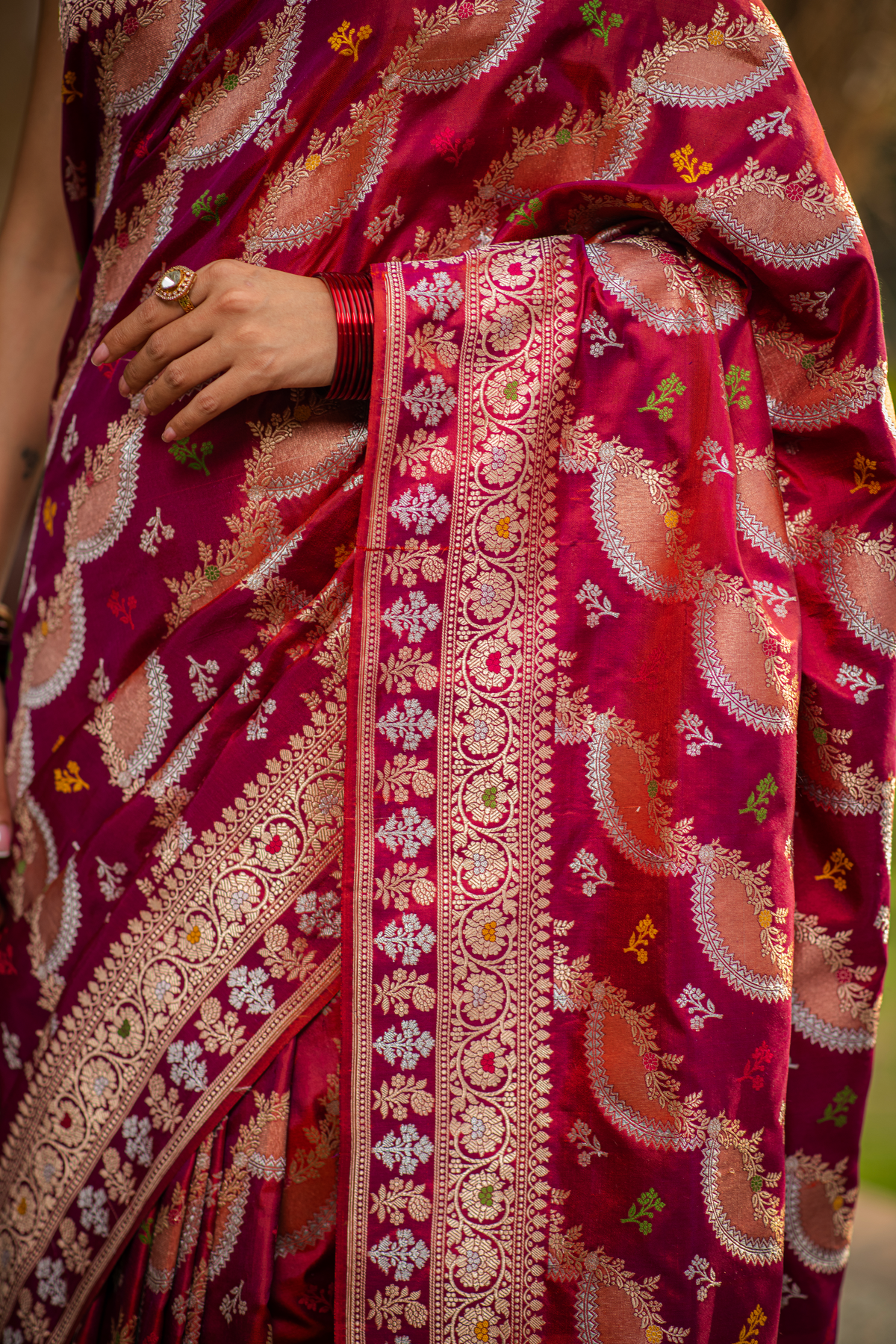 Raktaprabha (Maroon Double-Tone Iktara Silk Saree)