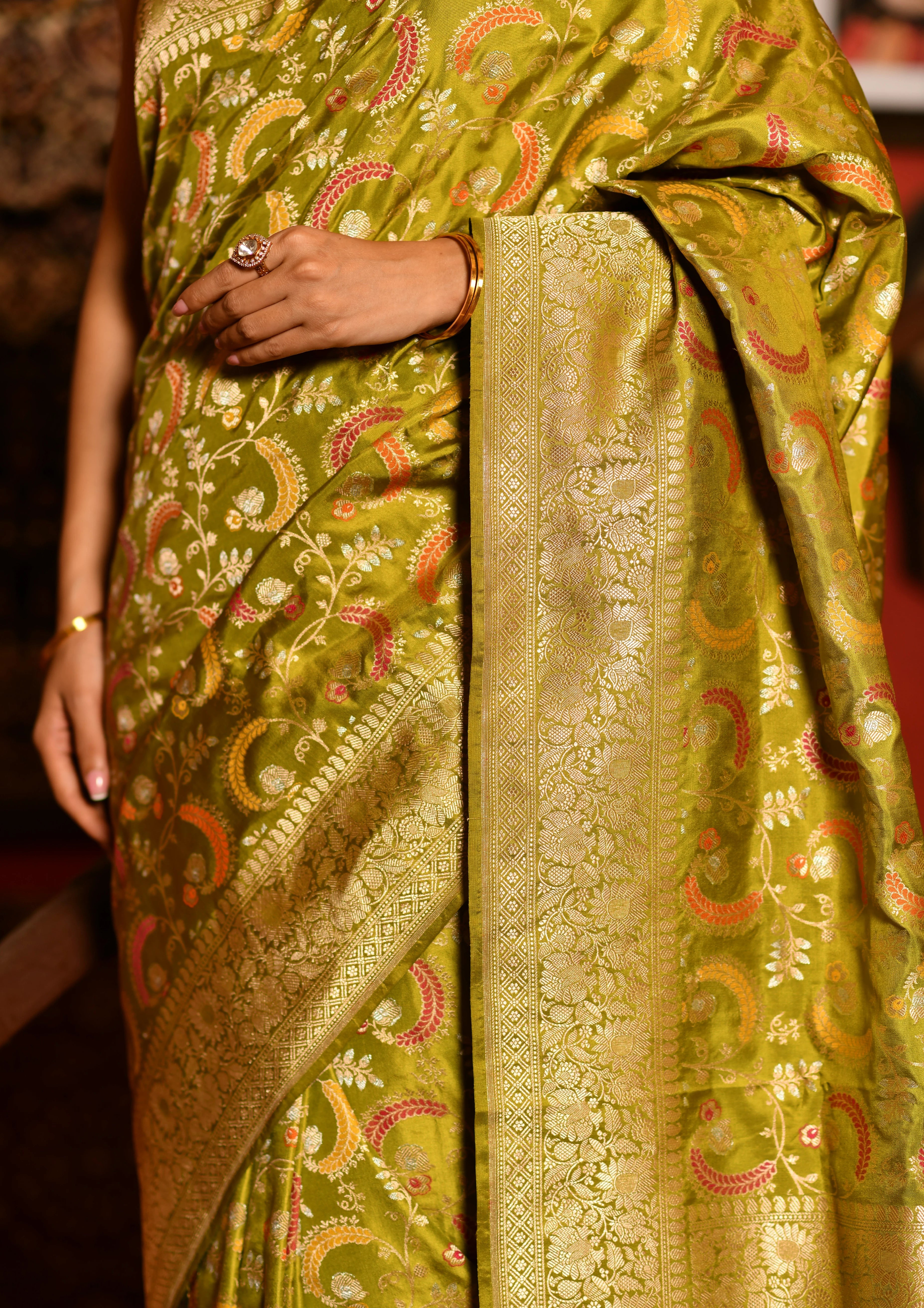 Haripriya (Mehandi Meenakari Jaal Saree)