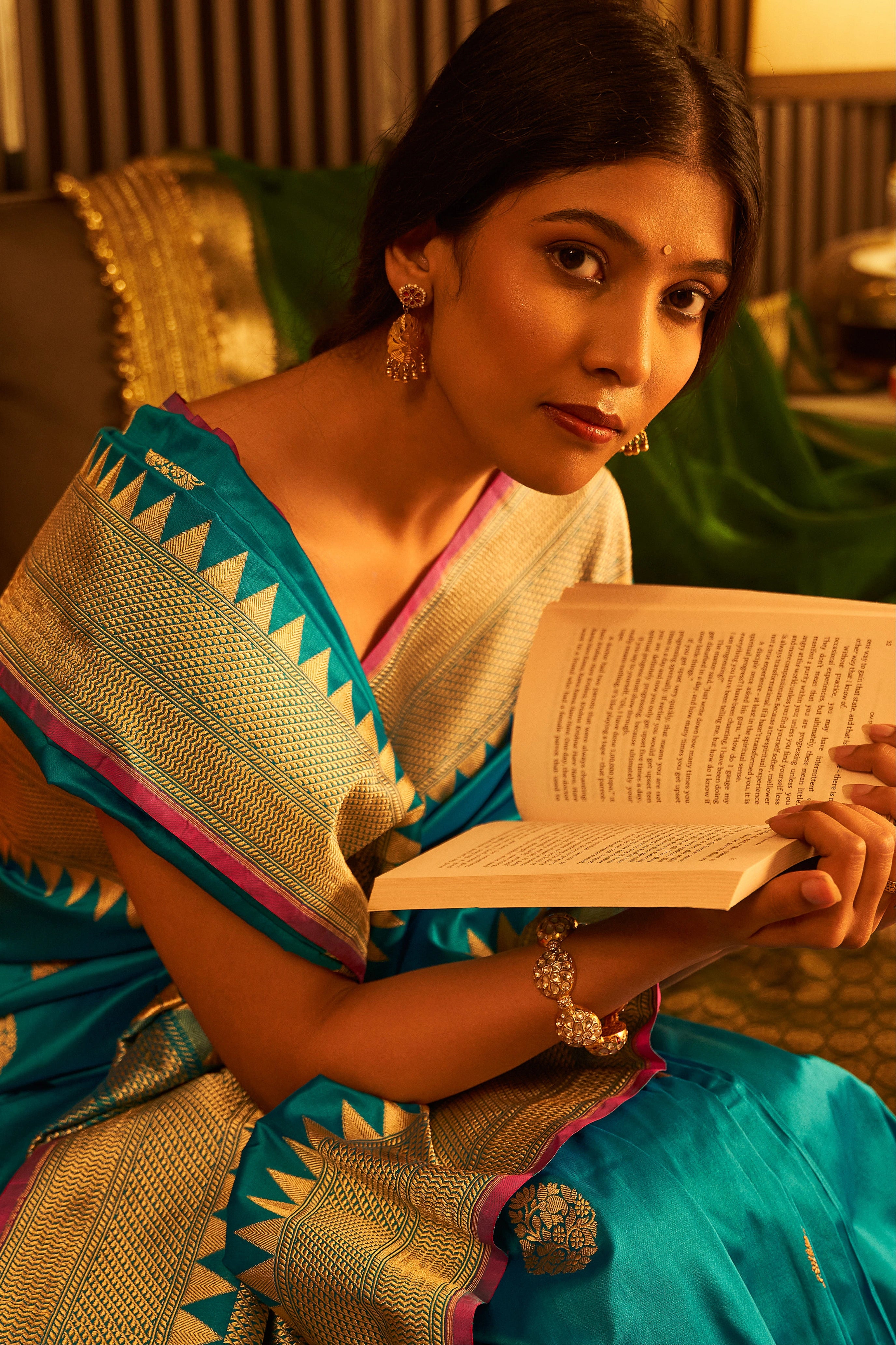 Maheshri (Ferozi Kadwa Temple Saree)