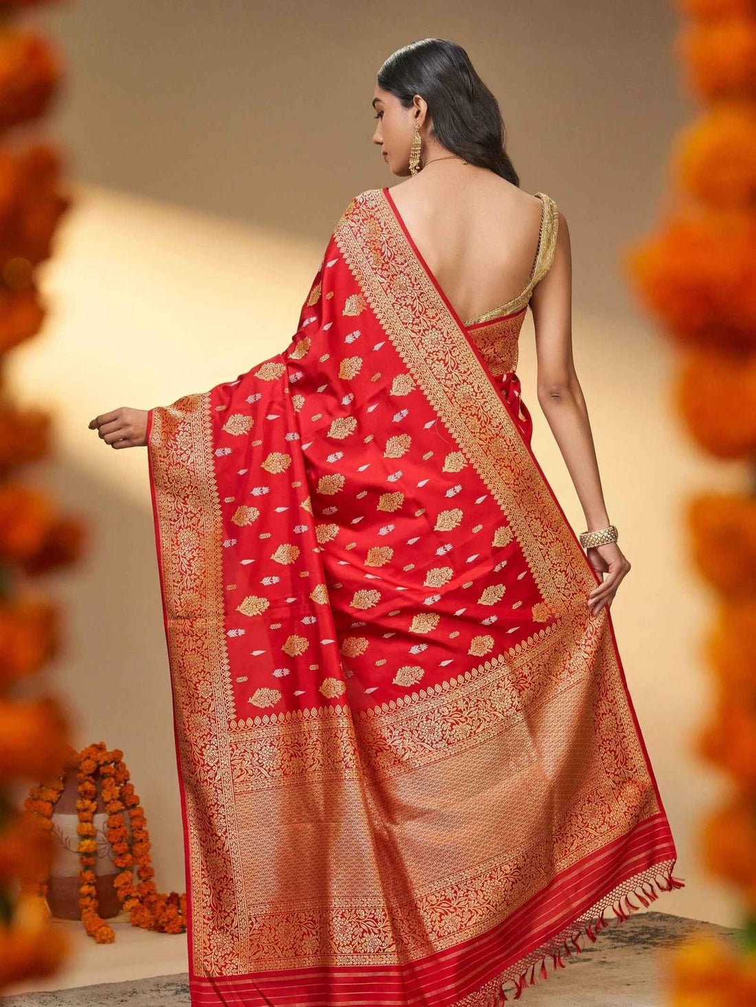 Meenakshi (Iktara Kadwa Pure Zari Saree)
