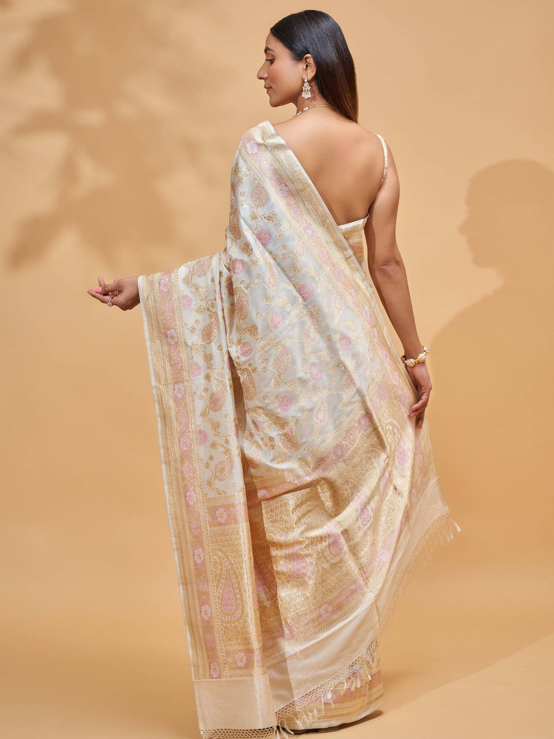 Ishani (Pristine White Kadwa Saree)