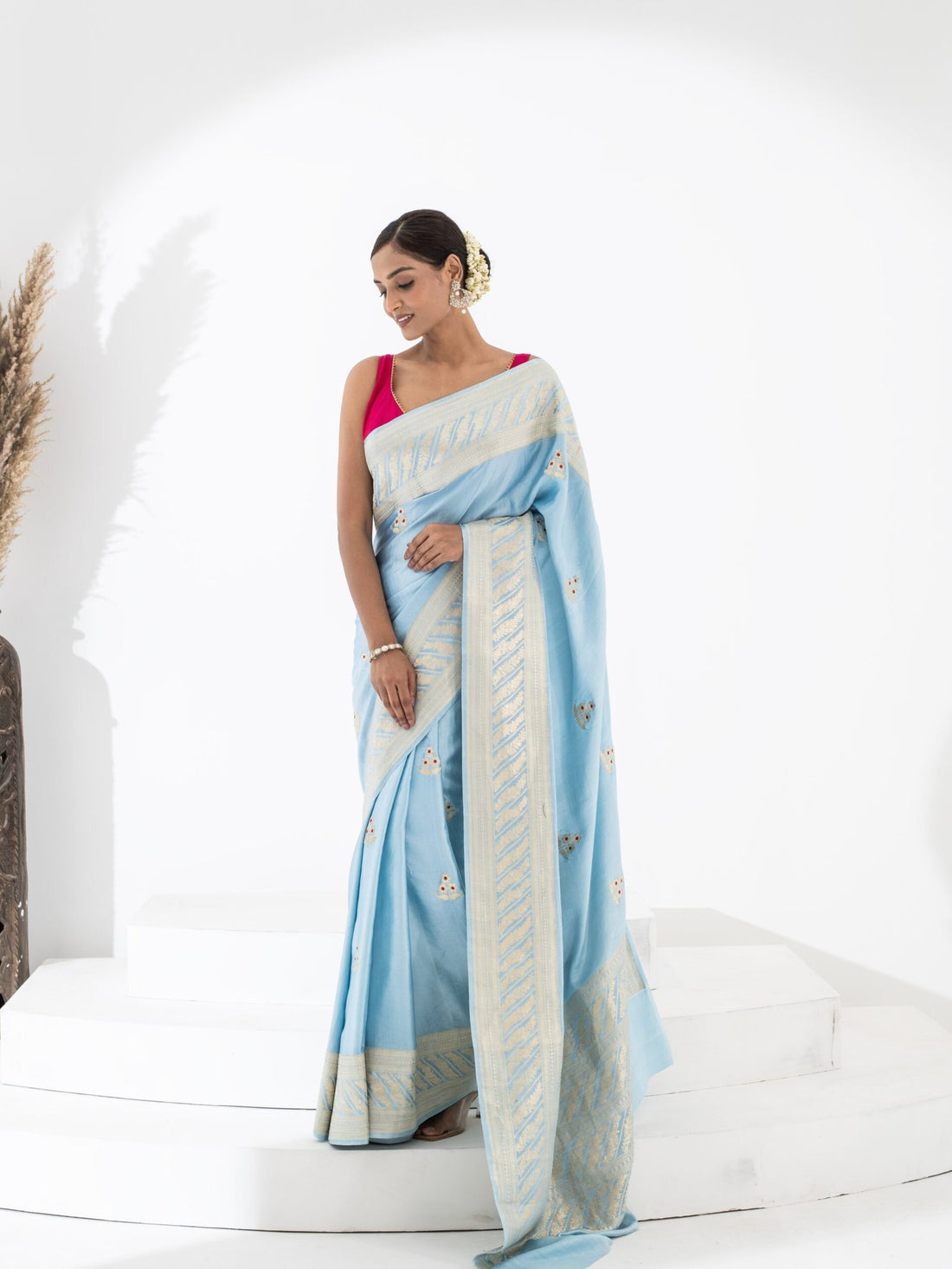Ishita (Regal Kadwa Weave Mushru Saree)