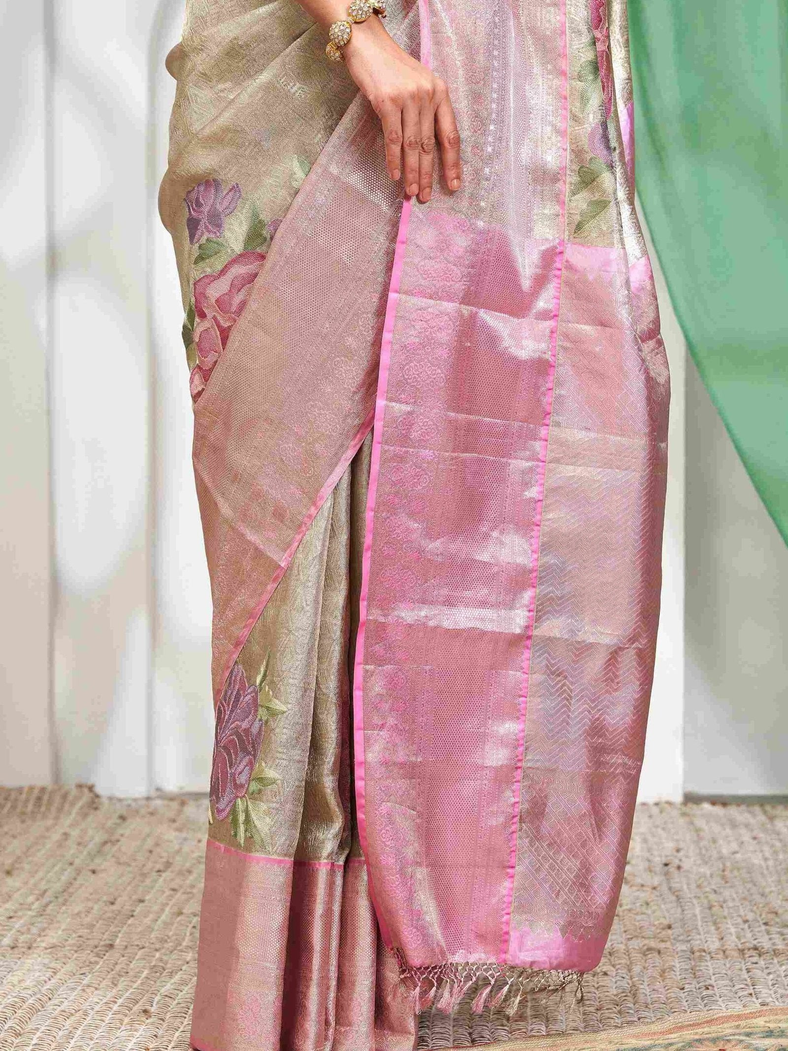 Vilasyaa (Pure Tissue Kanjivaram Bold Floral Embroidered Motifs Saree)