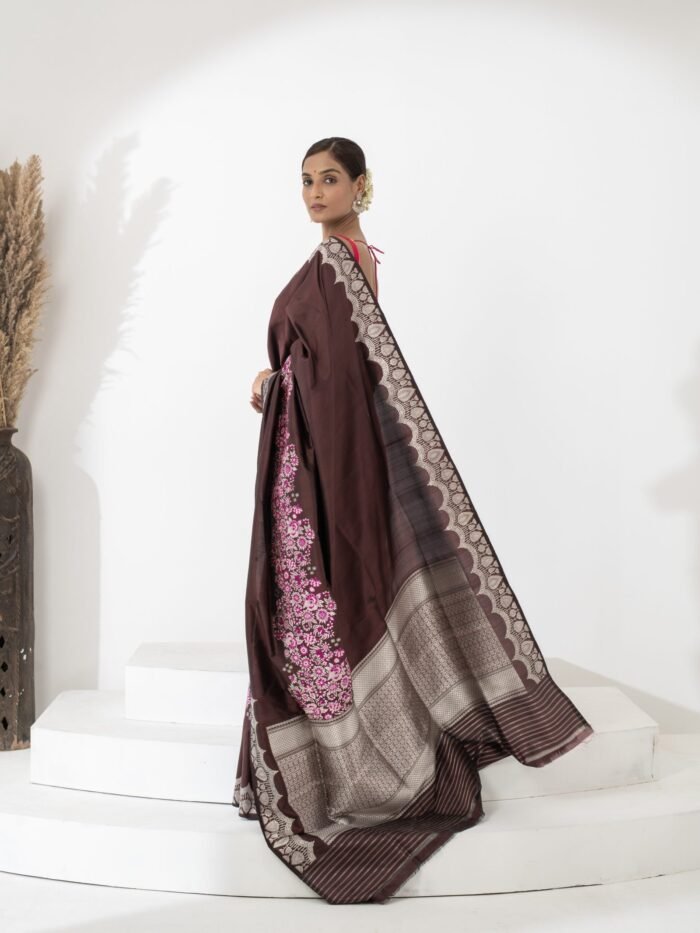 Triveni (Elegant Iktara Meenadar Boota Border Saree ) - Image 3
